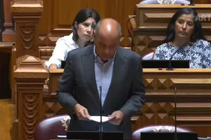 PCP acusa Governo de reagir tarde no combate aos incêndios: "Faltou coordenação"
