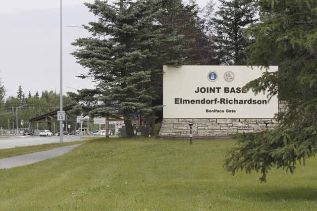 Trump e Putin reúnem-se na Base Conjunta Elmendorf-Richardson, no Alasca