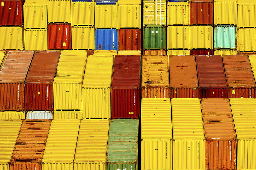 Trump impõe tarifas globais de 10% a 41% a vários países