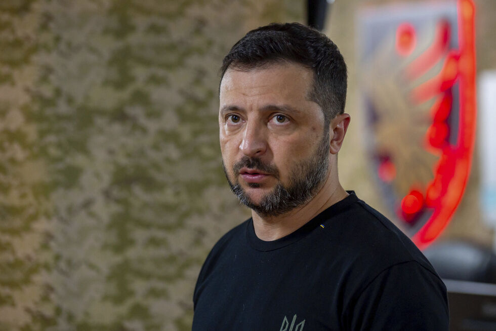 Zelensky garante que Ucrânia não cede território à Rússia