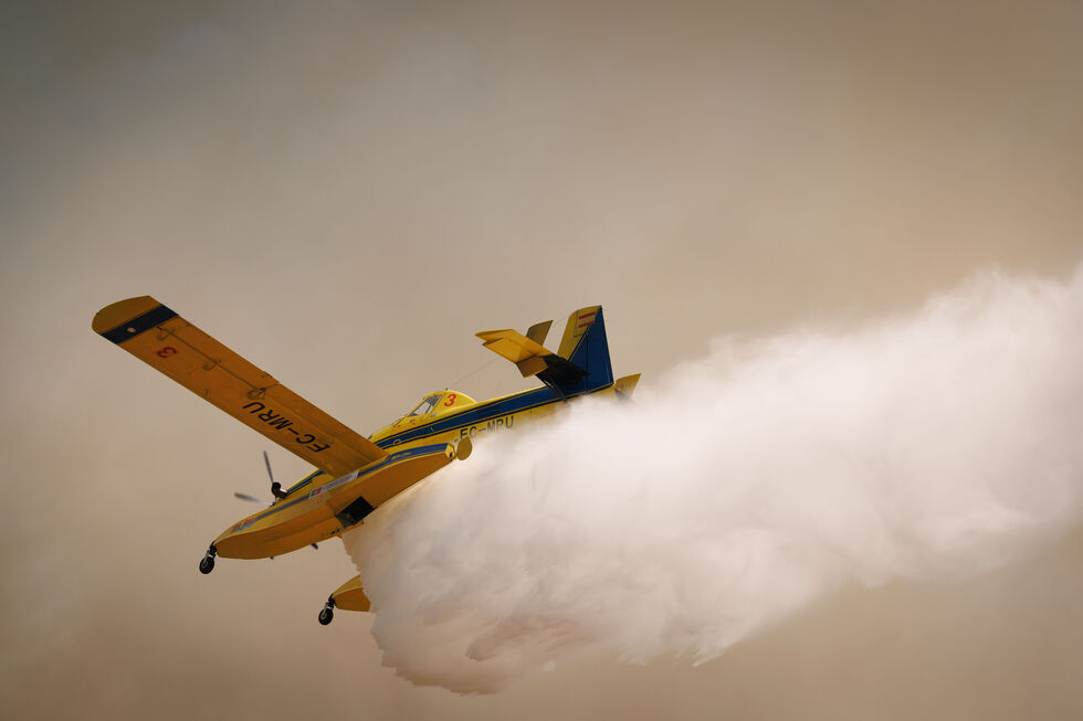 Combate ao incêndio em Penacova conta com meios aéreos e terrestres