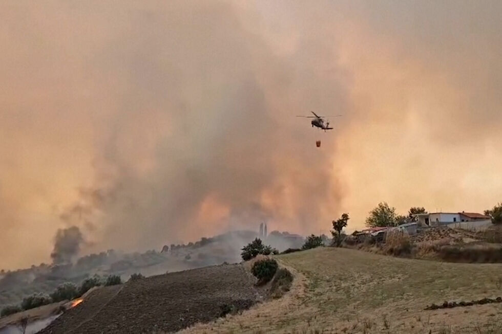 Combate aos incêndios: mais de 3.300 operacionais nos maiores fogos em Arganil, Coimbra e Satão, Viseu