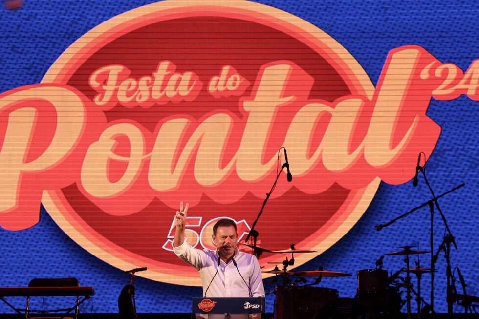 Luís Montenegro discursa na Festa do Pontal em Quarteira, Algarve, em 2024
