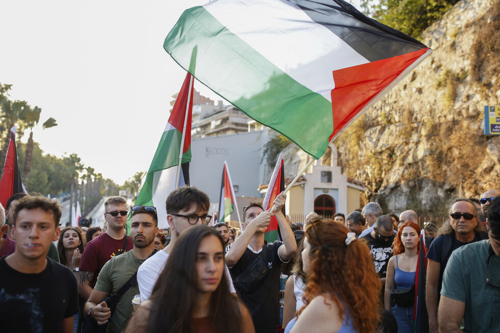 Gregos protestam contra cruzeiros israelitas nos portos