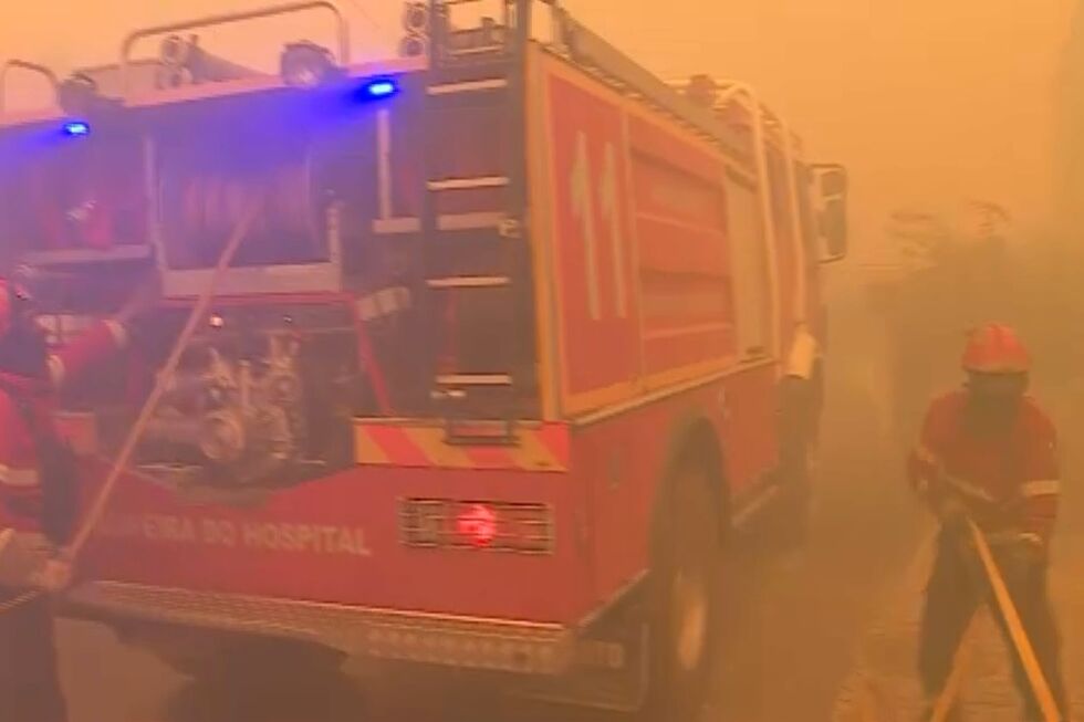 Bombeiros combatem incêndio em Oliveira do Hospital