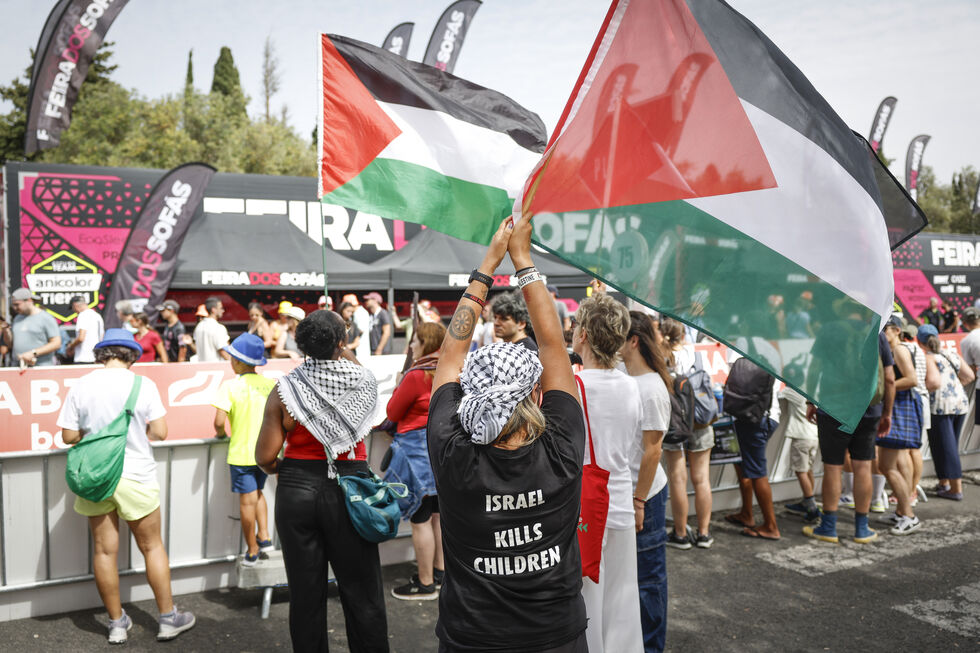 Protesto contra Israel na Volta a Portugal devido a mortes de crianças