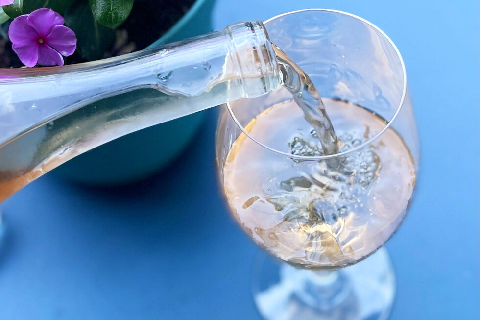 Uma seleção de rosés frescos e gulosos para brindar ao verão