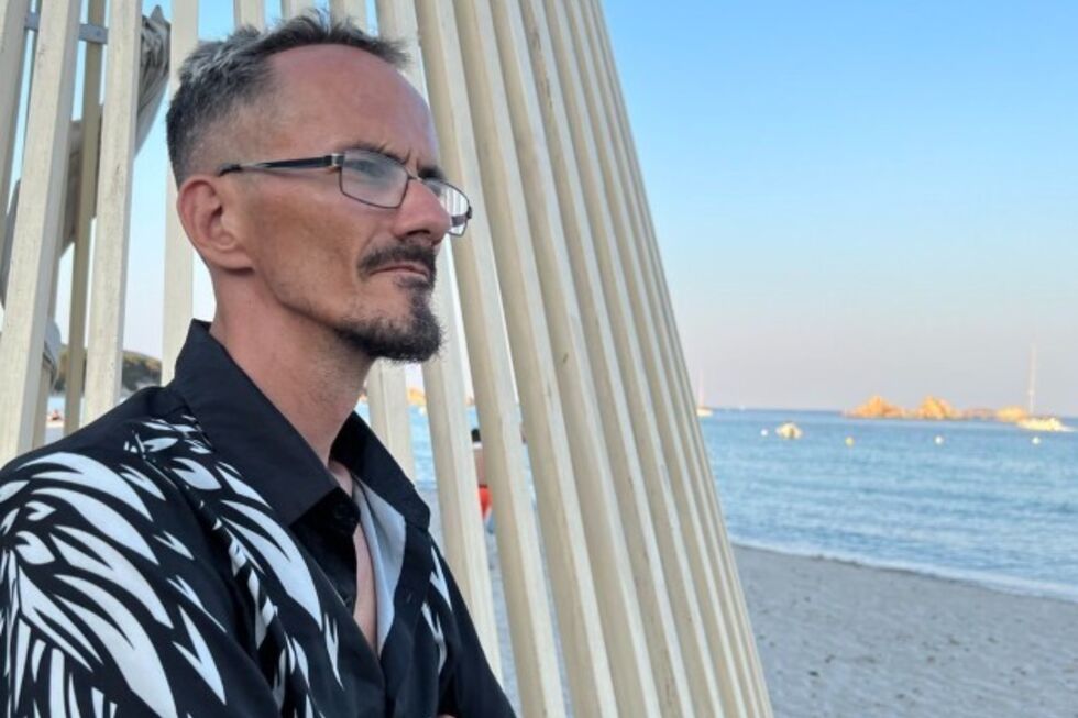 Raphaël Graven, streamer francês, morre em transmissão; autoridades investigam violência e privação de sono