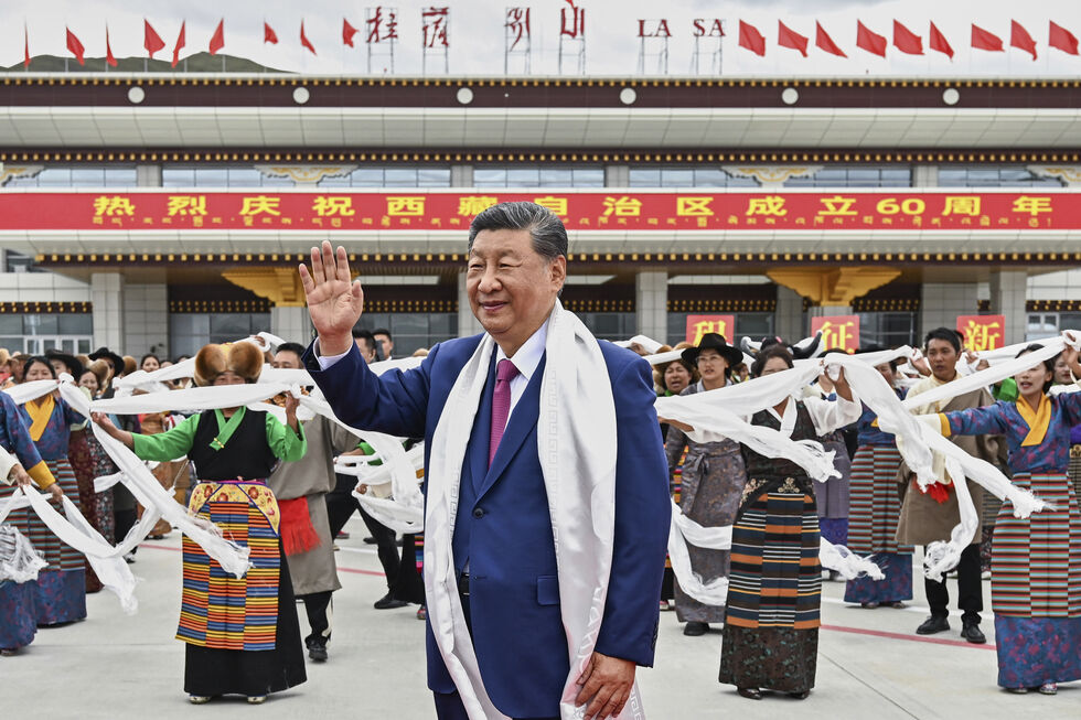 Xi Jinping visita o Tibete para celebrar 60 anos de liderança do Partido Comunista Chinês