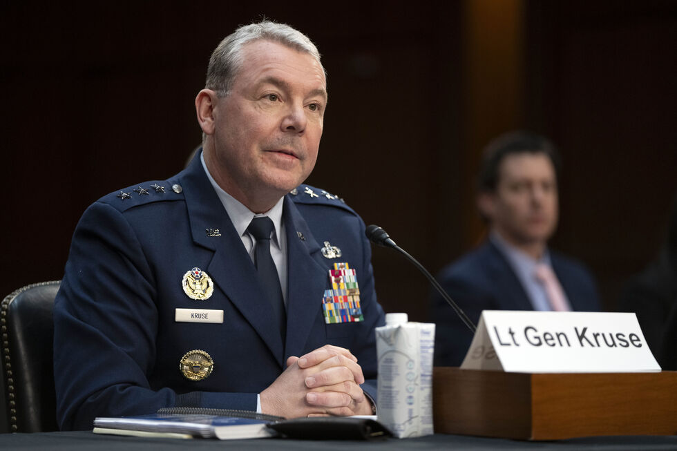 General Kruse, chefe da secreta militar dos EUA, é demitido após relatório