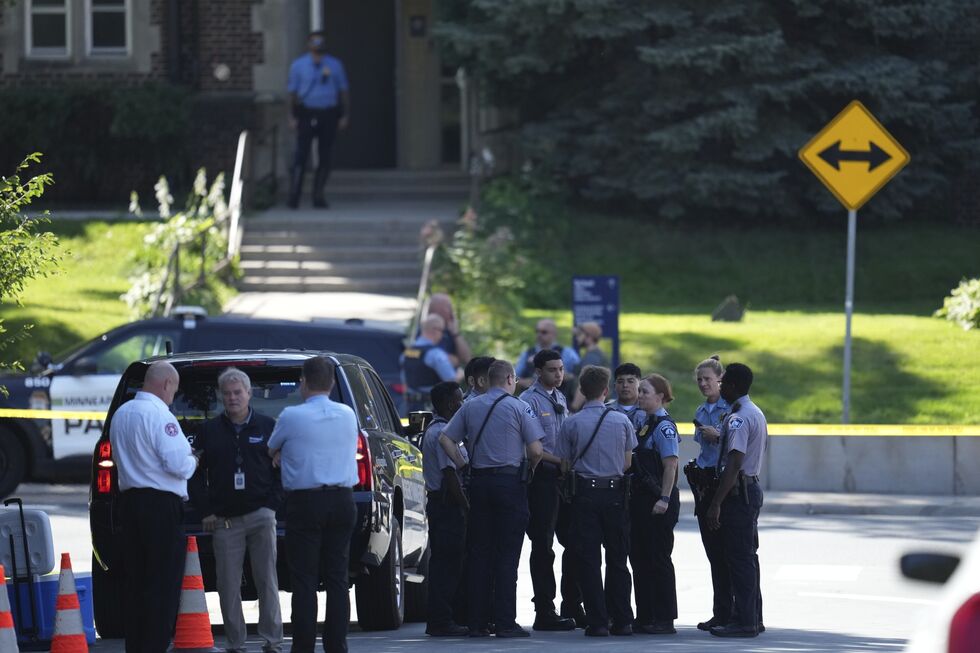 Polícia investiga ataque a escola católica em Minneapolis 