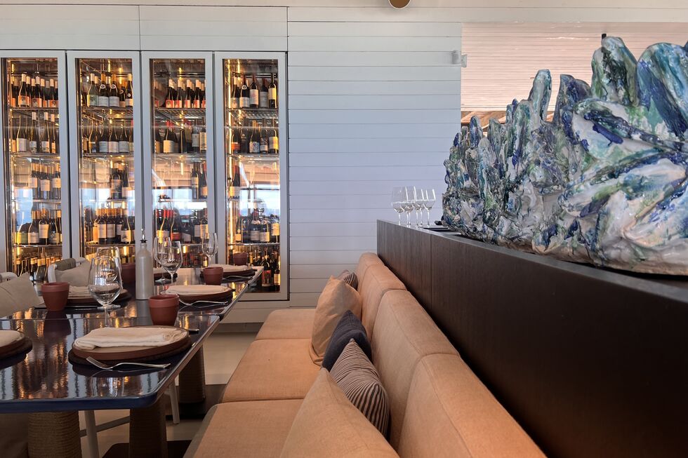 O restaurante funciona no espaço do antigo Sal, que se mudou para a praia do Carvalhal