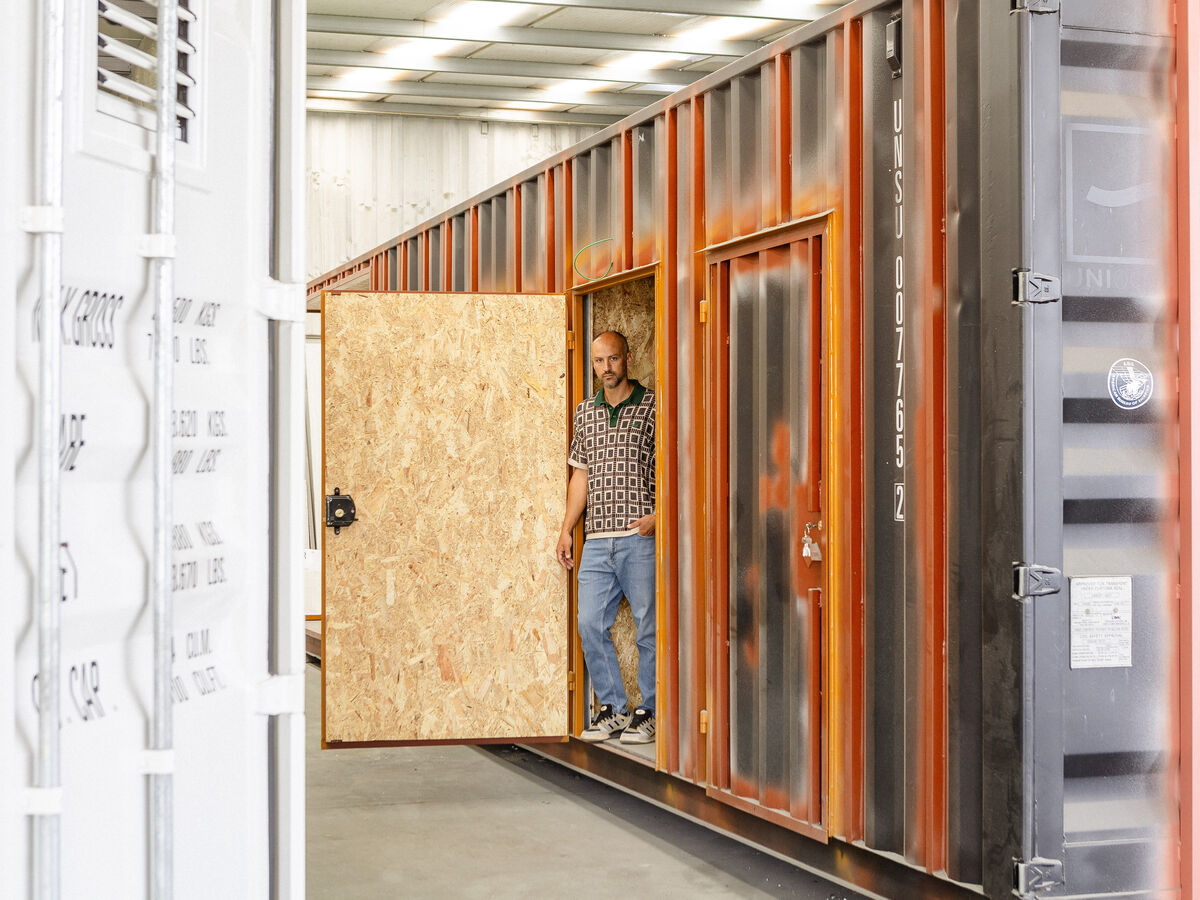 A casa pronta e metida nos contentores
