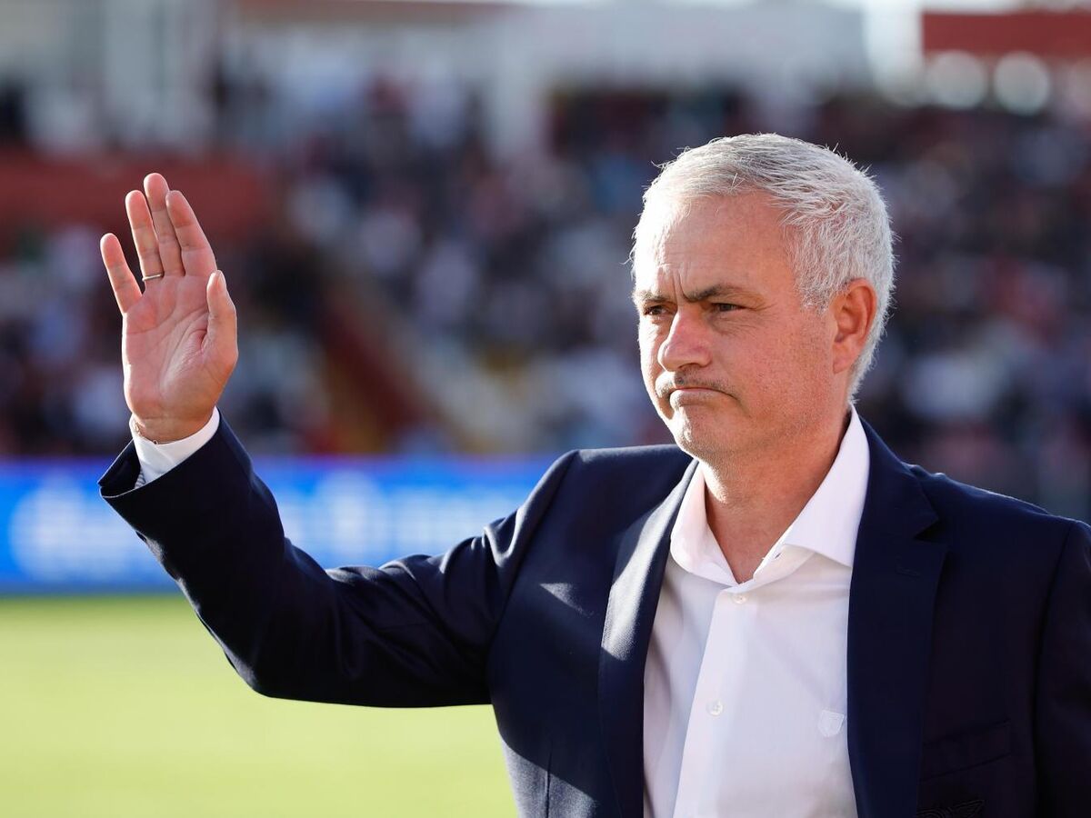Mourinho, o deus e herói das grandes conquistas