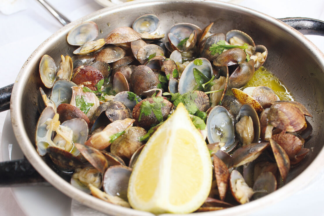 Sabores de Faro: amêijoas da Ria Formosa com limão