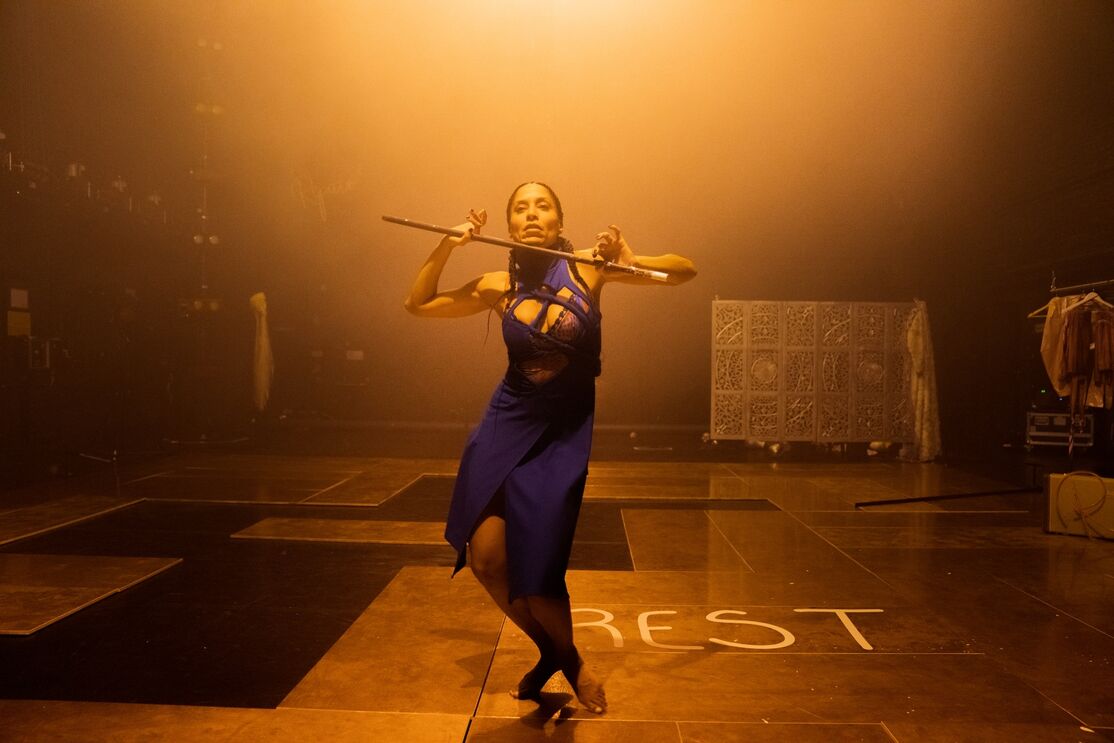 A performance marca o retorno de Ligia Lewis ao País