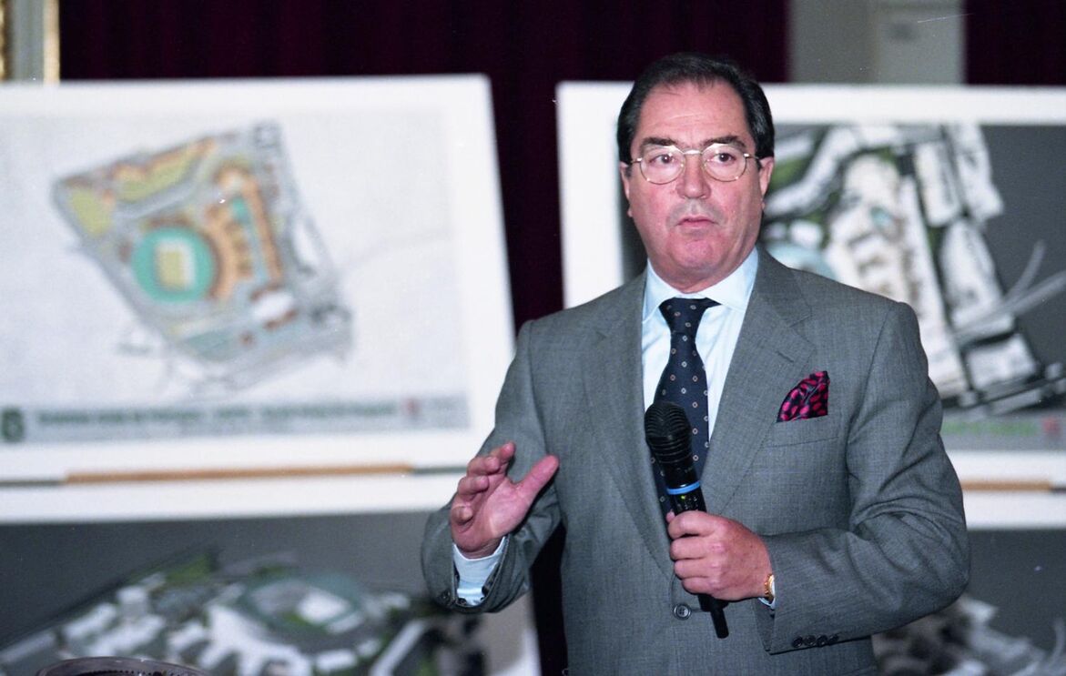 Tomás Taveira na apresentação do projeto do estádio do Sporting, em 1999