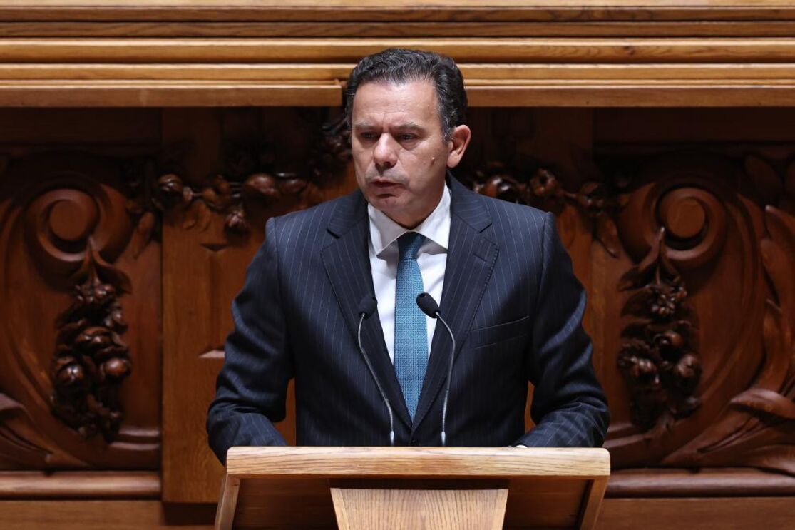 António Costa discursa no parlamento