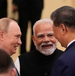 Putin defende ofensiva militar na Ucrânia e culpa Ocidente em cimeira na China