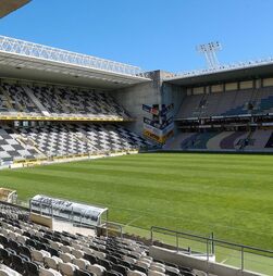 Panteras Negras tentam travar em tribunal venda do Estádio do Bessa