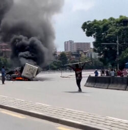 Primeiro-ministro do Nepal cede à pressão dos protestos violentos e demite-se