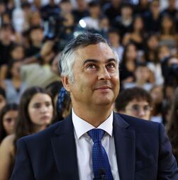 A aula do ministro era sobre poupança, mas alunos quiseram saber de propinas