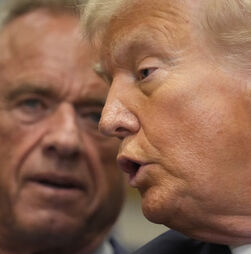 Trump sugere paracetamol e vacinas como causas de autismo sem apresentar provas