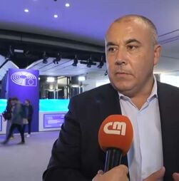 Produção da CMTV que relata “a verdadeira história de Rabo de Peixe” apresentada no Parlamento Europeu