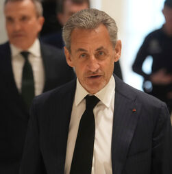 Ex-presidente francês Sarkozy culpado por financiamento de campanhas pela Líbia