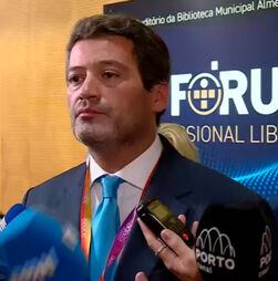 André Ventura nega provocações de Filipe Melo no parlamento