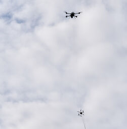 Dinamarca fecha espaço aéreo a voos com drones civis