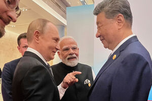 Líderes da China, Rússia e Índia reunidos na cimeira da Organização para a Cooperação de Xangai