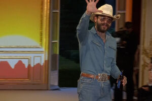 Post Malone apresenta coleção de moda em Paris