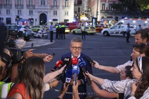 Moedas declara luto em Lisboa e elogia resposta dos bombeiros
