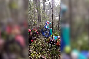 Equipas de resgate encontram local do acidente de helicóptero na Indonésia 