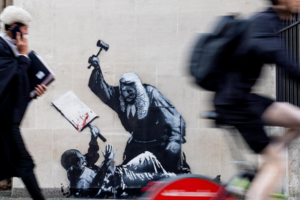 Mural de Banksy removido do Palácio da Justiça em Londres 