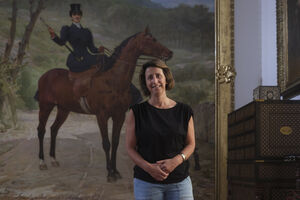 A diretora do Museu Biblioteca da Casa de Bragança, Ana Saraiva, explica que a exposição mostra o lado íntimo de D. Amélia em Vila Viçosa