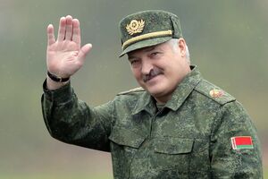 Lukashenko participa em exercícios militares conjuntos com a Rússia