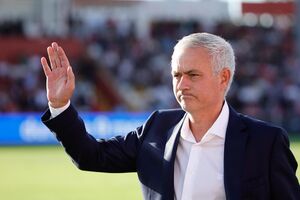 José Mourinho estreou-se no Benfica esta época com uma vitória frente ao Aves (3-0)