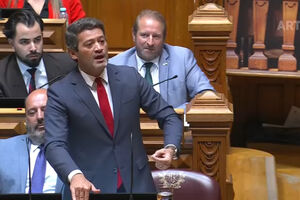 André Ventura critica Governo por falta de atuação na Saúde e não negociar com Chega na alteração à lei da imigração 
