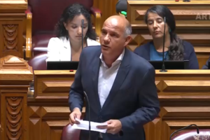Paulo Raimundo diz que alterações à lei do trabalho são uma "declaração de guerra a quem trabalha"
