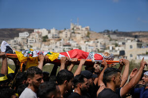 Cortejo fúnebre na Palestina demonstra a crise e a guerra no território