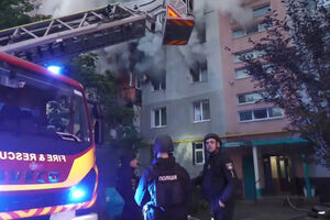 Socorristas retiram residentes após ataque russo em Zaporizhzhia