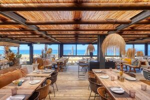 Restaurante à beira-mar entre Douro e Comporta inicia encontros gastronómicos em outubro.

