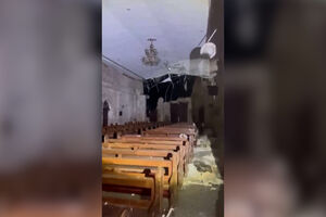 Imagens mostram igreja histórica destruída depois do terramoto nas Filipinas 