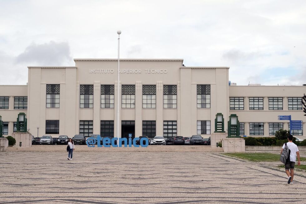 Docentes do Instituto Superior Técnico acusam catedrático de assédio laboral