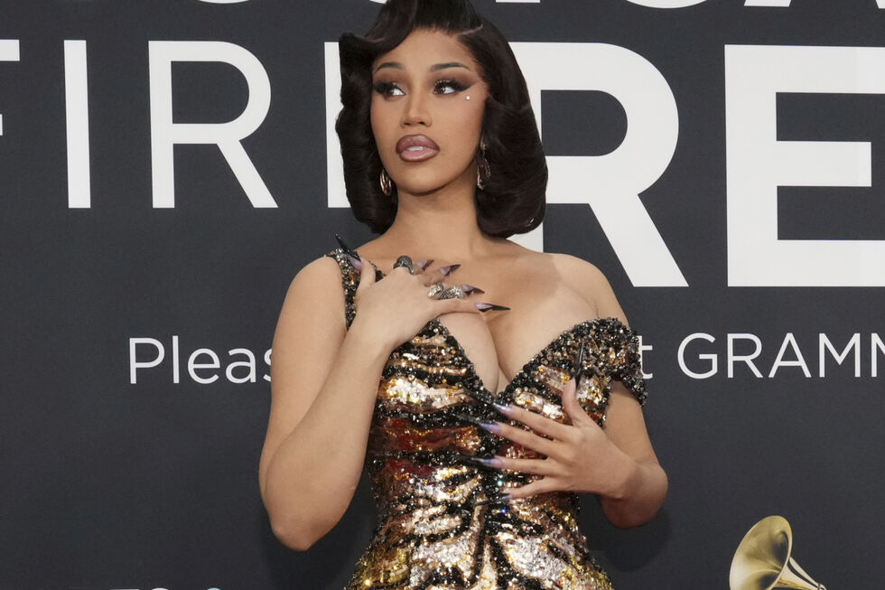 Cardi B ilibada de agressão contra segurança em Los Angeles