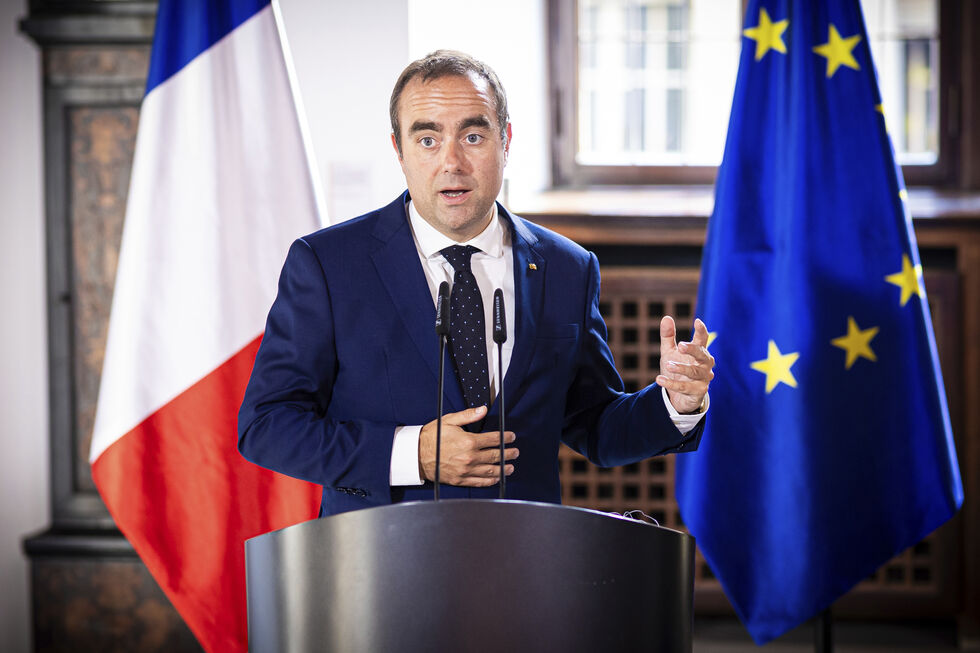 Sébastien Lecornu discursa após nomeação como primeiro-ministro de França