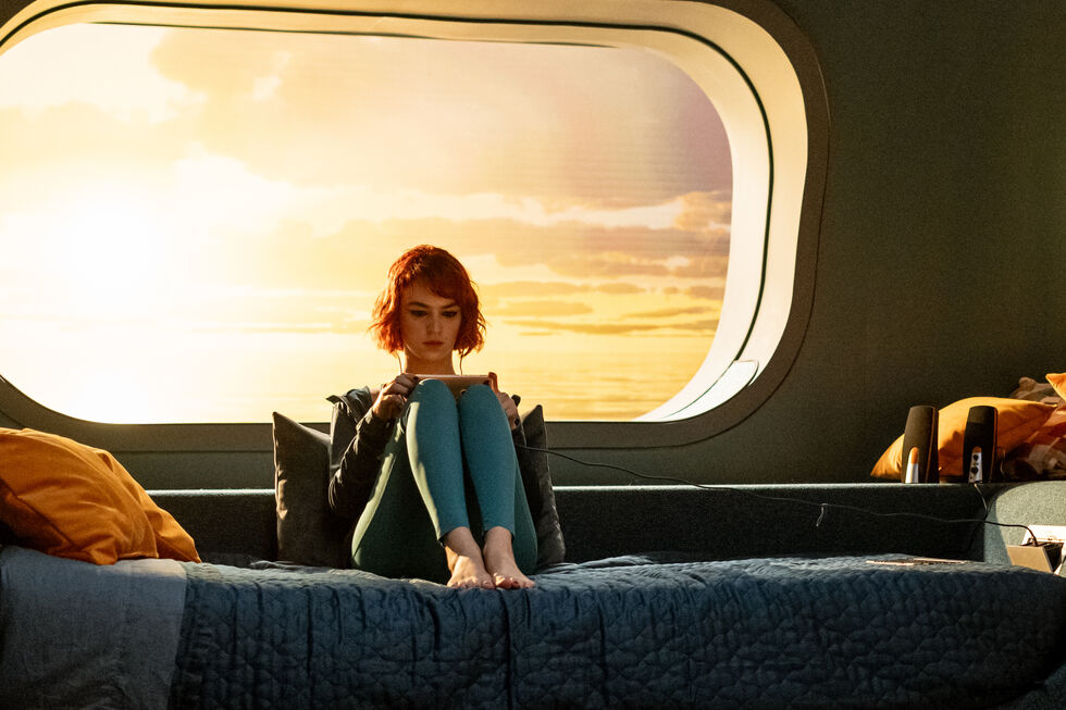 A série explora o luxo e as fragilidades humanas de um conjunto de multimilionários num bunker