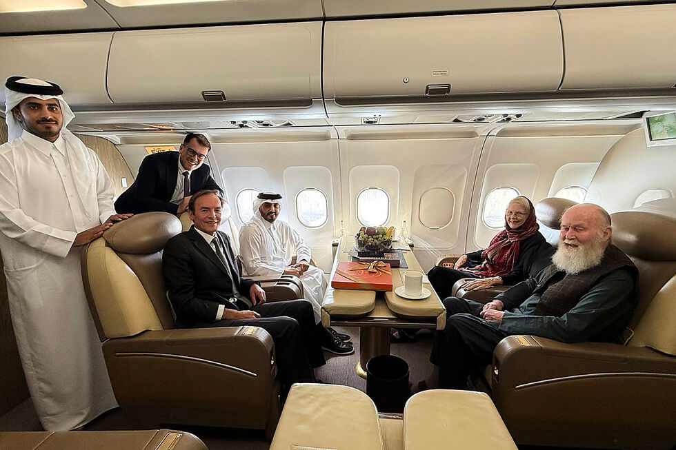 Casal britânico, Peter e Barbie Reynolds, libertado pelos talibãs após detenção no Afeganistão